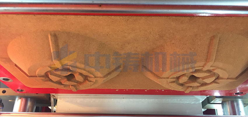 全自動(dòng)造型機(jī)進(jìn)行爐具爐架試模驗(yàn)收，效果非常不錯(cuò)