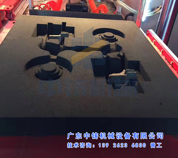 全自動造型機砂型效果.jpg